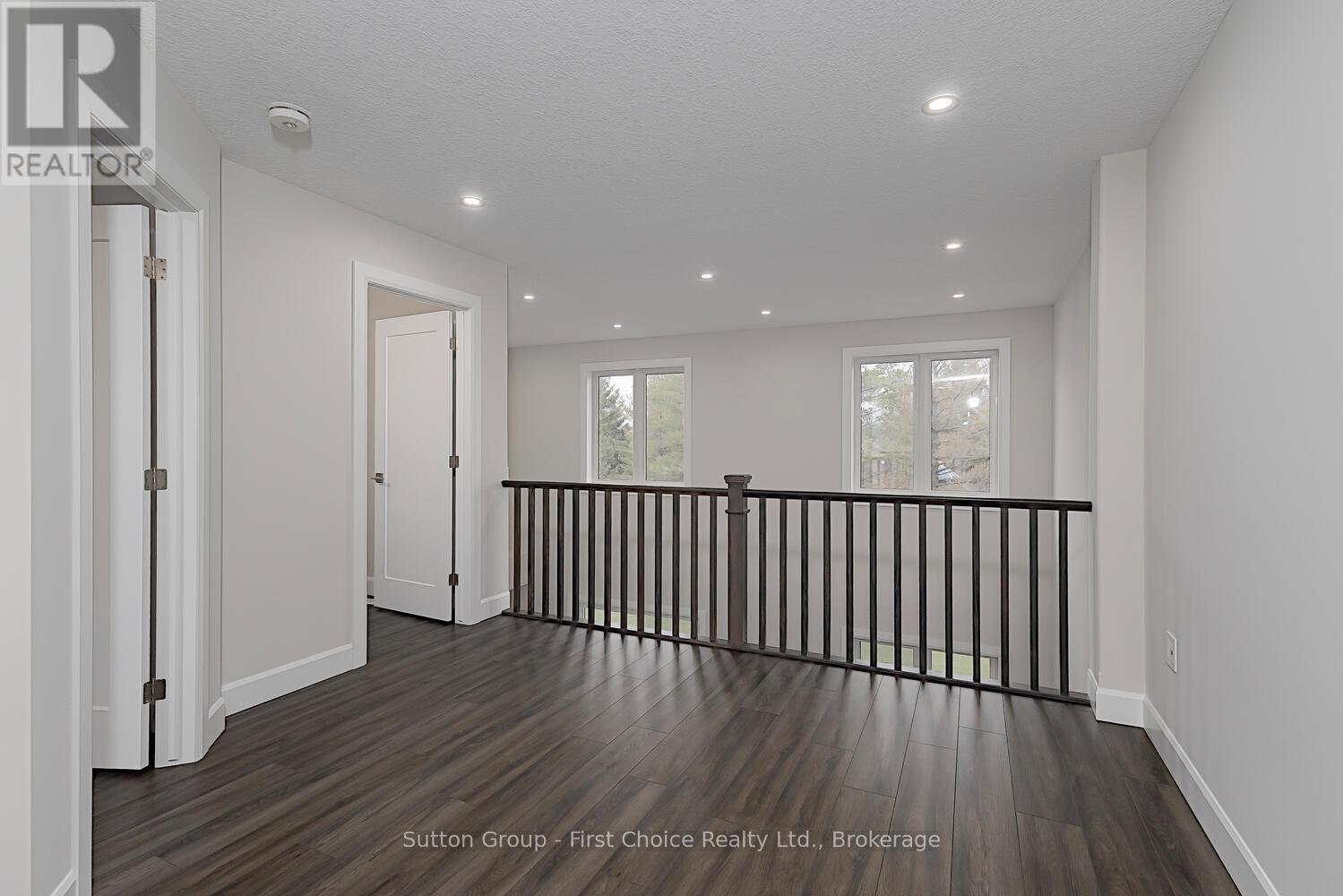 Unit 42 - 3202 Vivian Line Property Photo 18