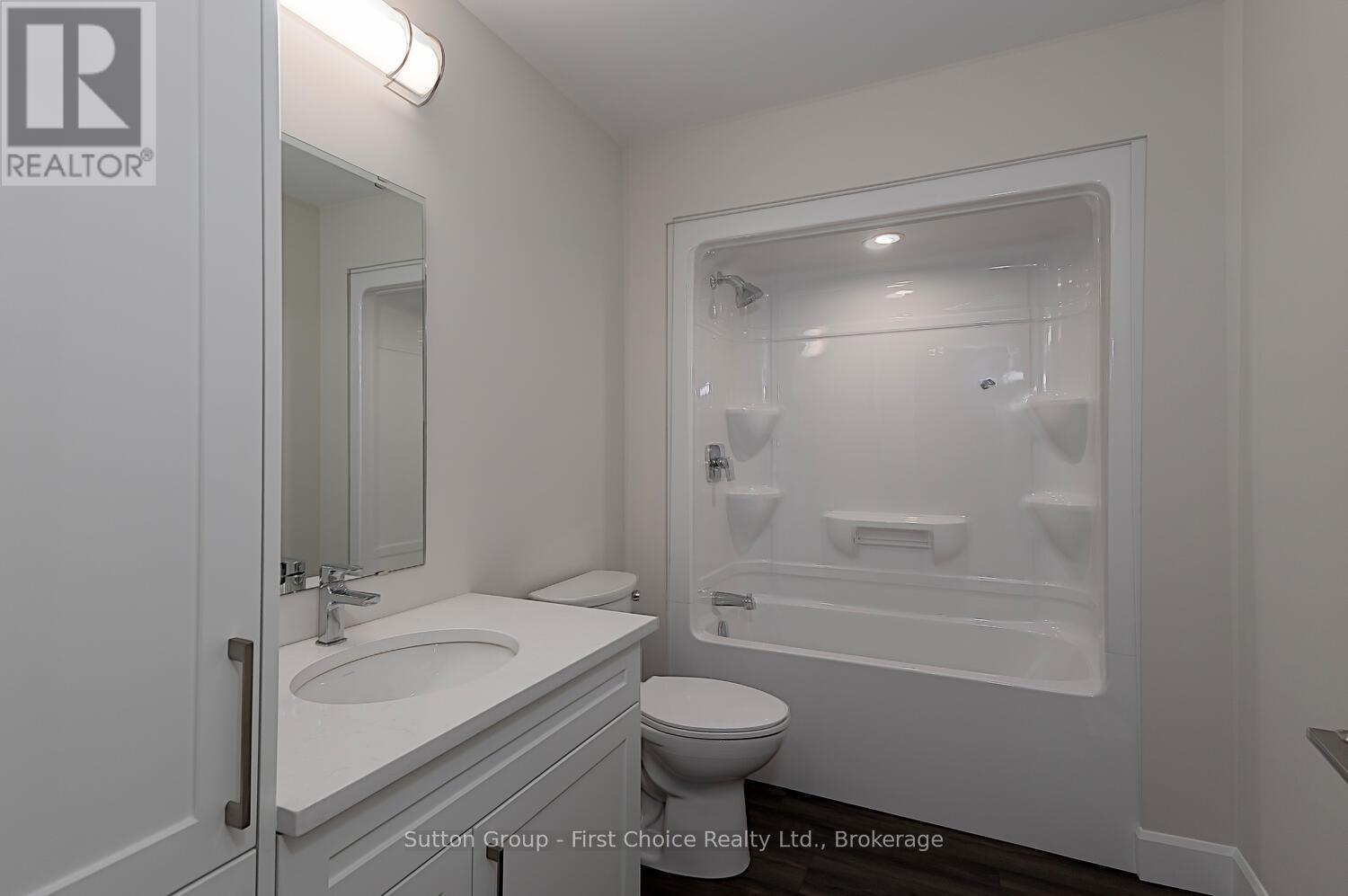 Unit 42 - 3202 Vivian Line Property Photo 22