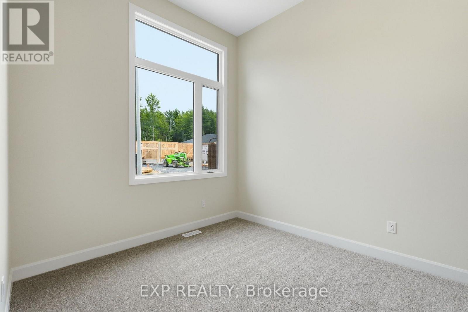 71 Hughes Circle Property Photo 4
