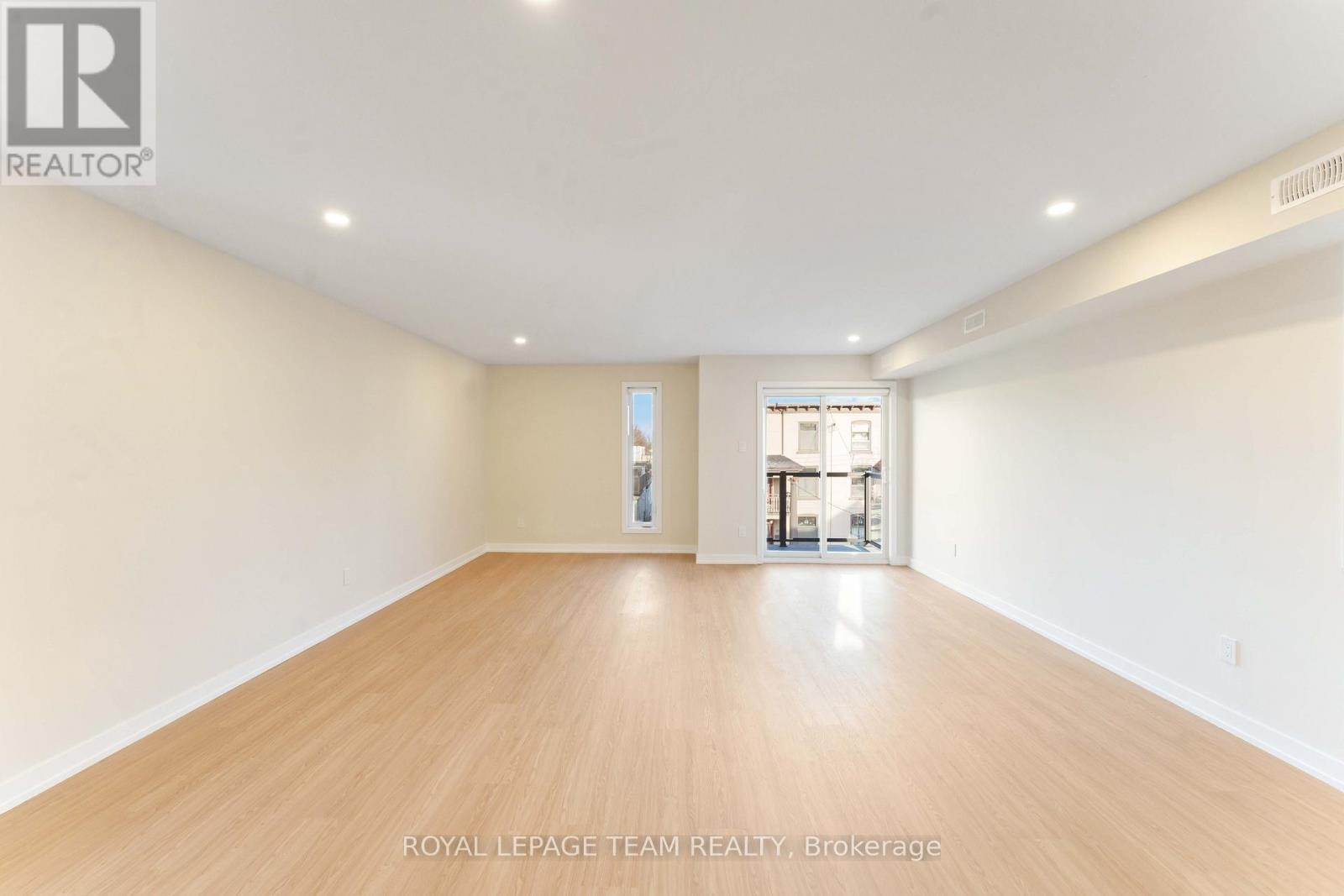 90 Elm Street Property Photo 11