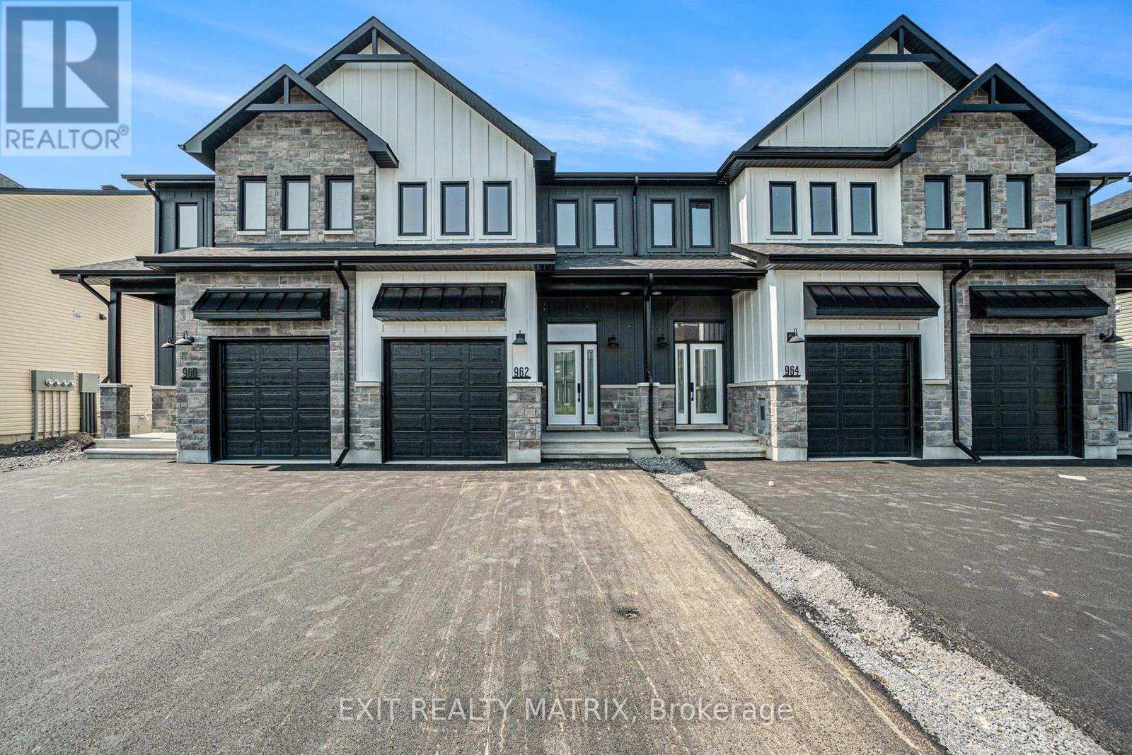 189 CARPE STREET Property Photo 1