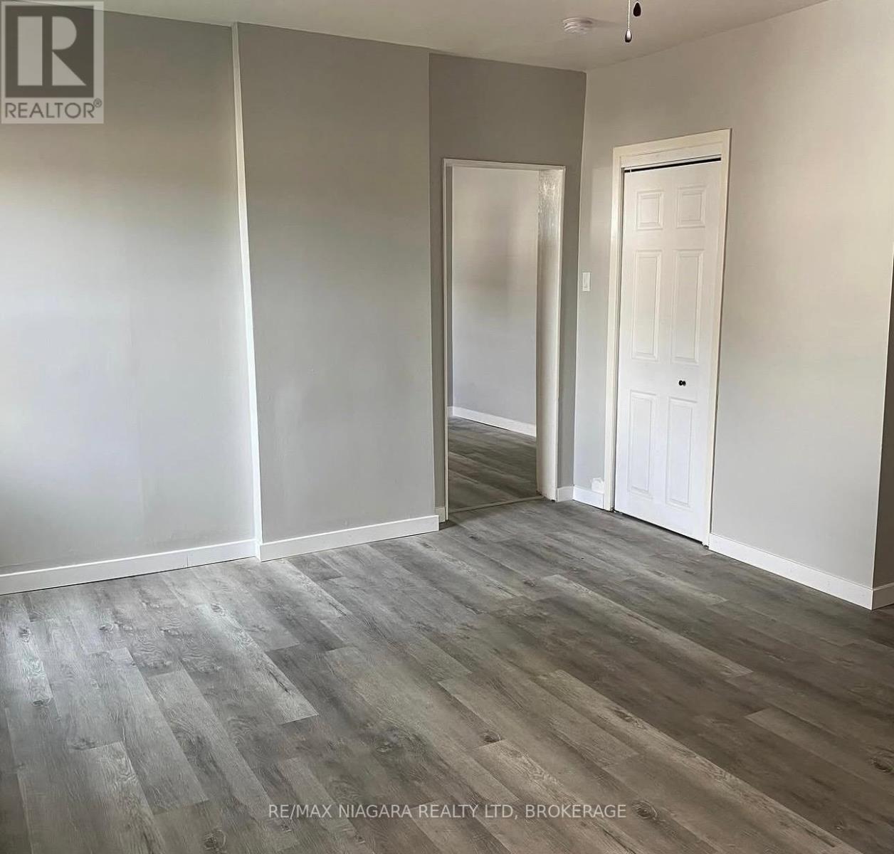 42 Niagara Street Property Photo 9