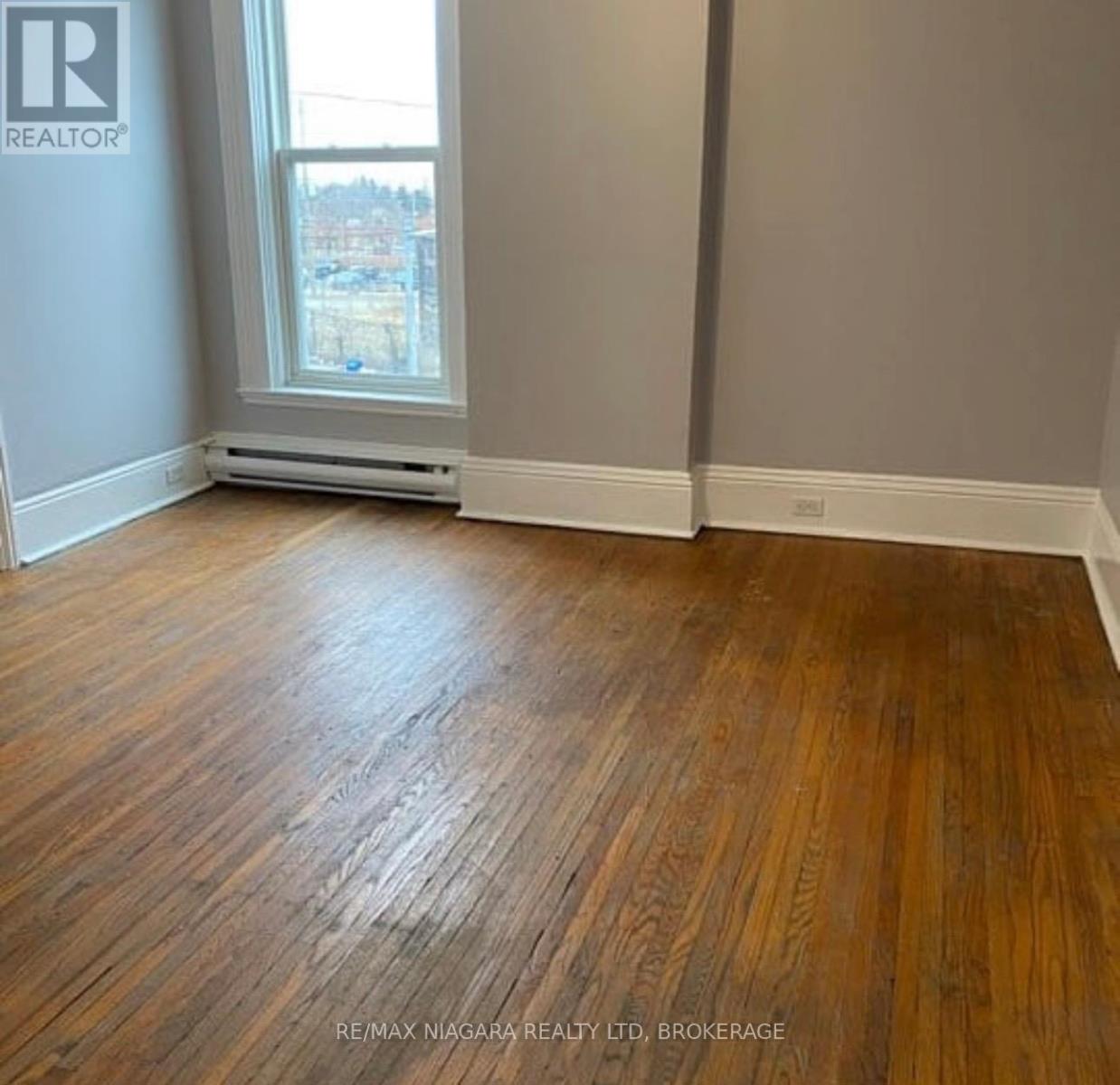 42 Niagara Street Property Photo 16