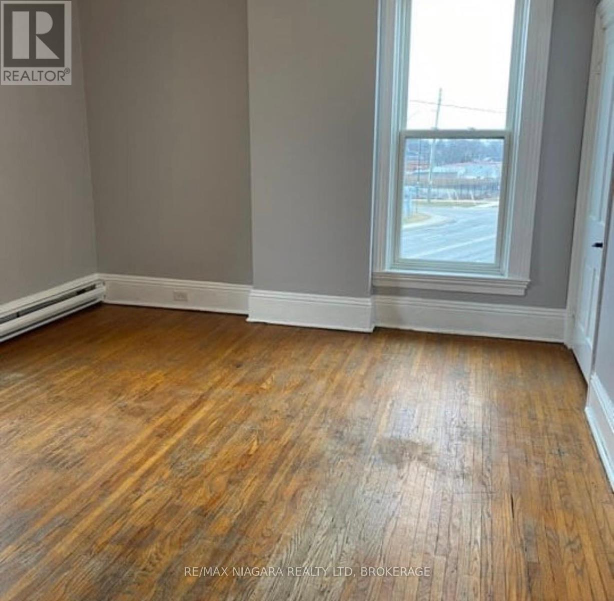 42 Niagara Street Property Photo 18