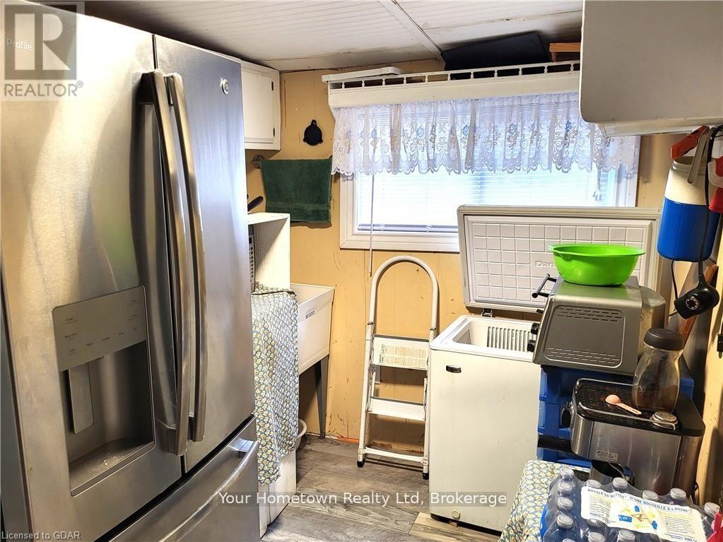 613 Oak Crescent Property Photo 12