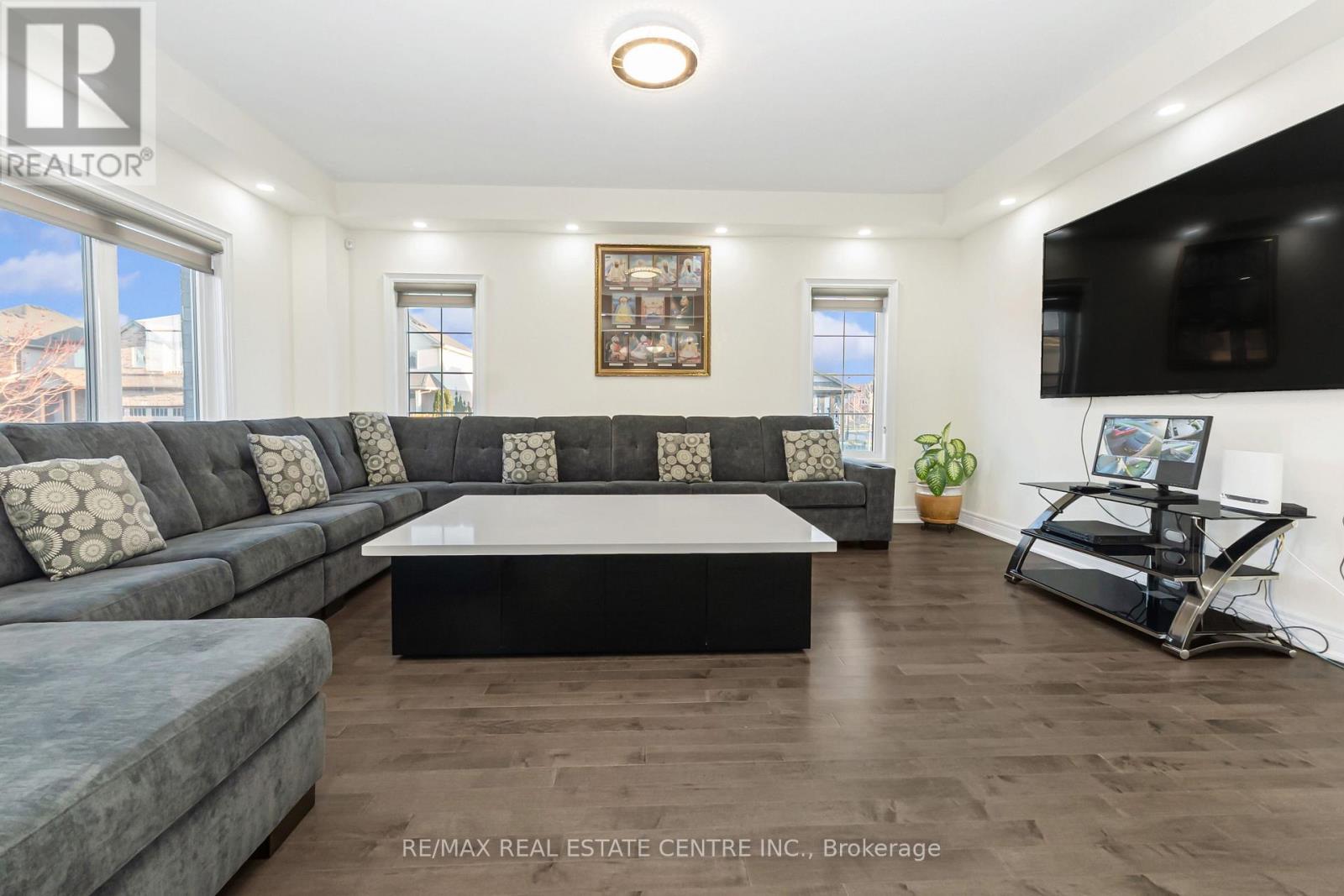 127 Lametti Drive Property Photo 12