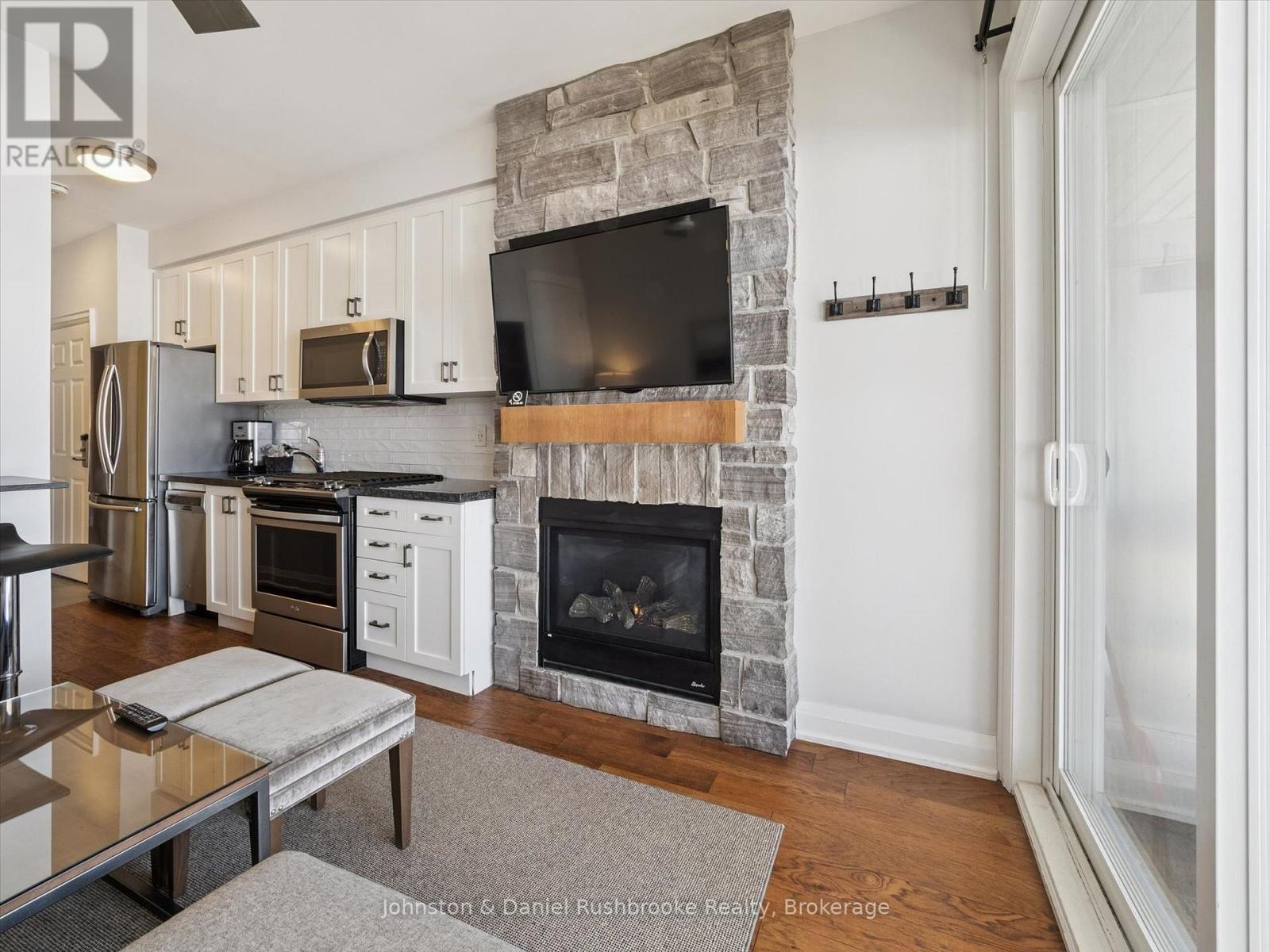 Btve104 - 1869 Muskoka Road 118 W Highway Property Photo 8