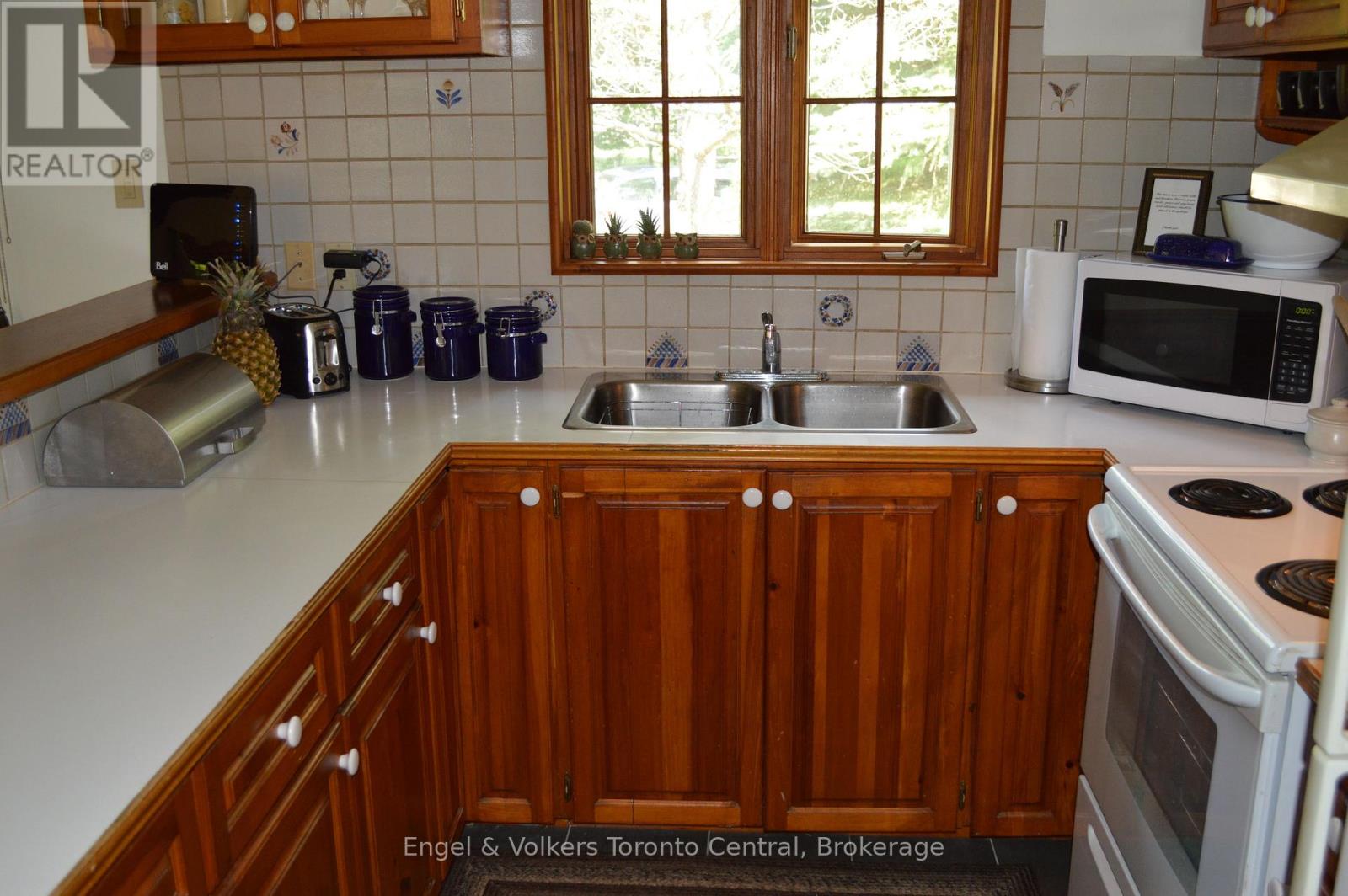 103 Nordic Road Property Photo 4