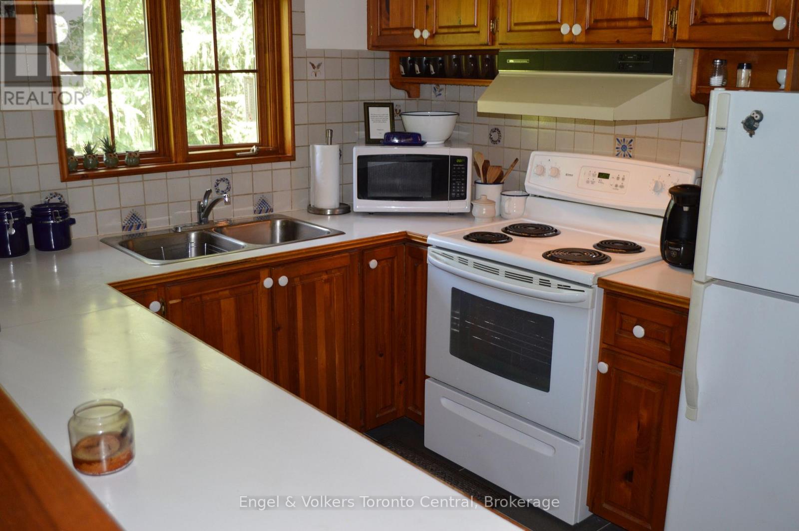 103 Nordic Road Property Photo 5