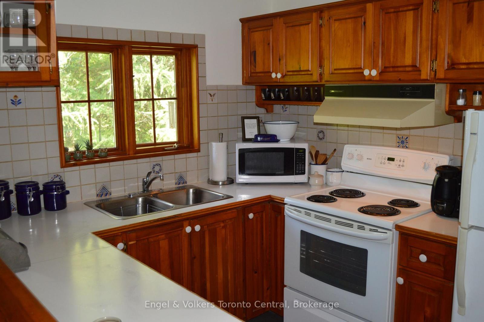 103 Nordic Road Property Photo 6