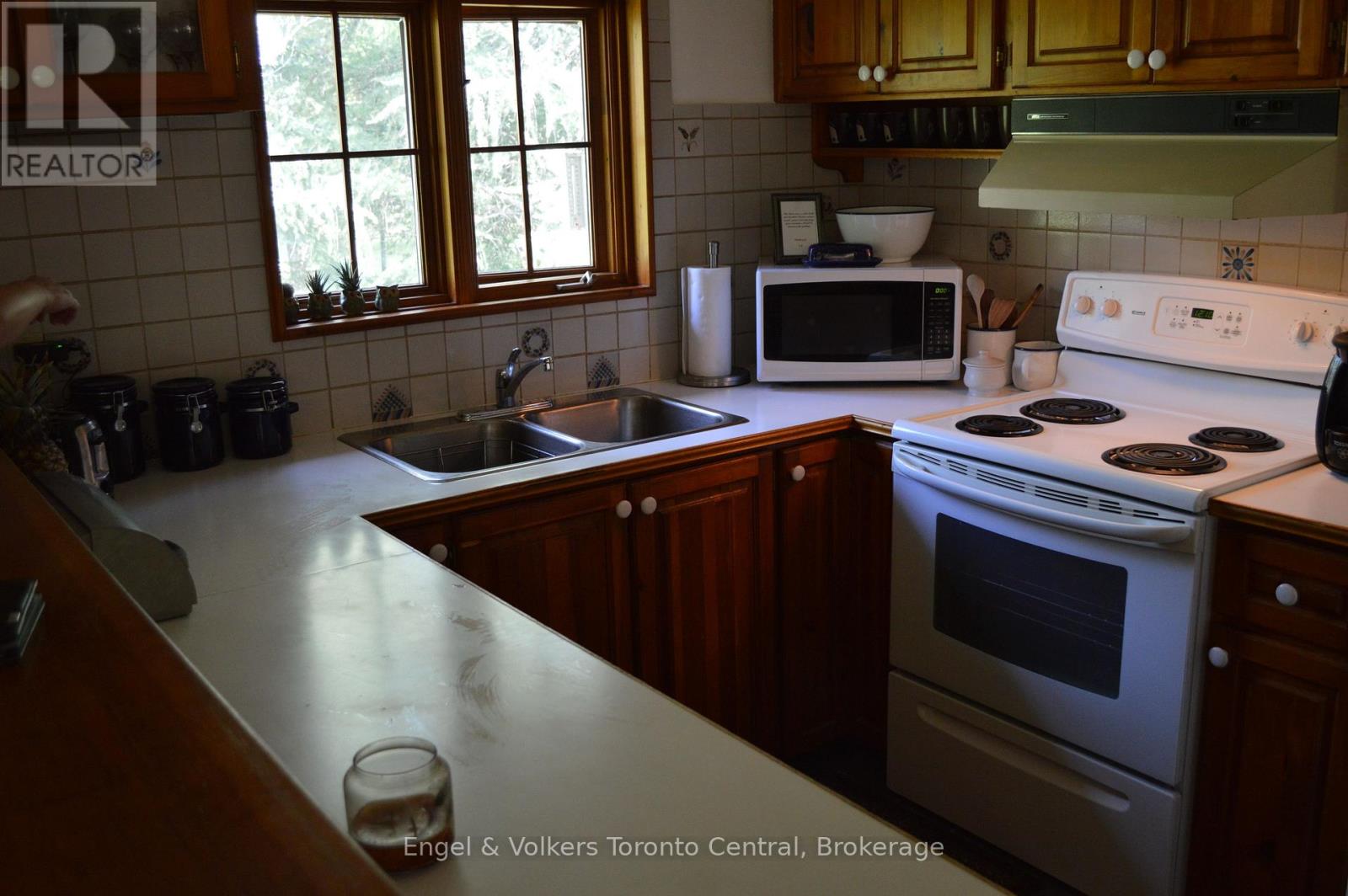 103 Nordic Road Property Photo 8
