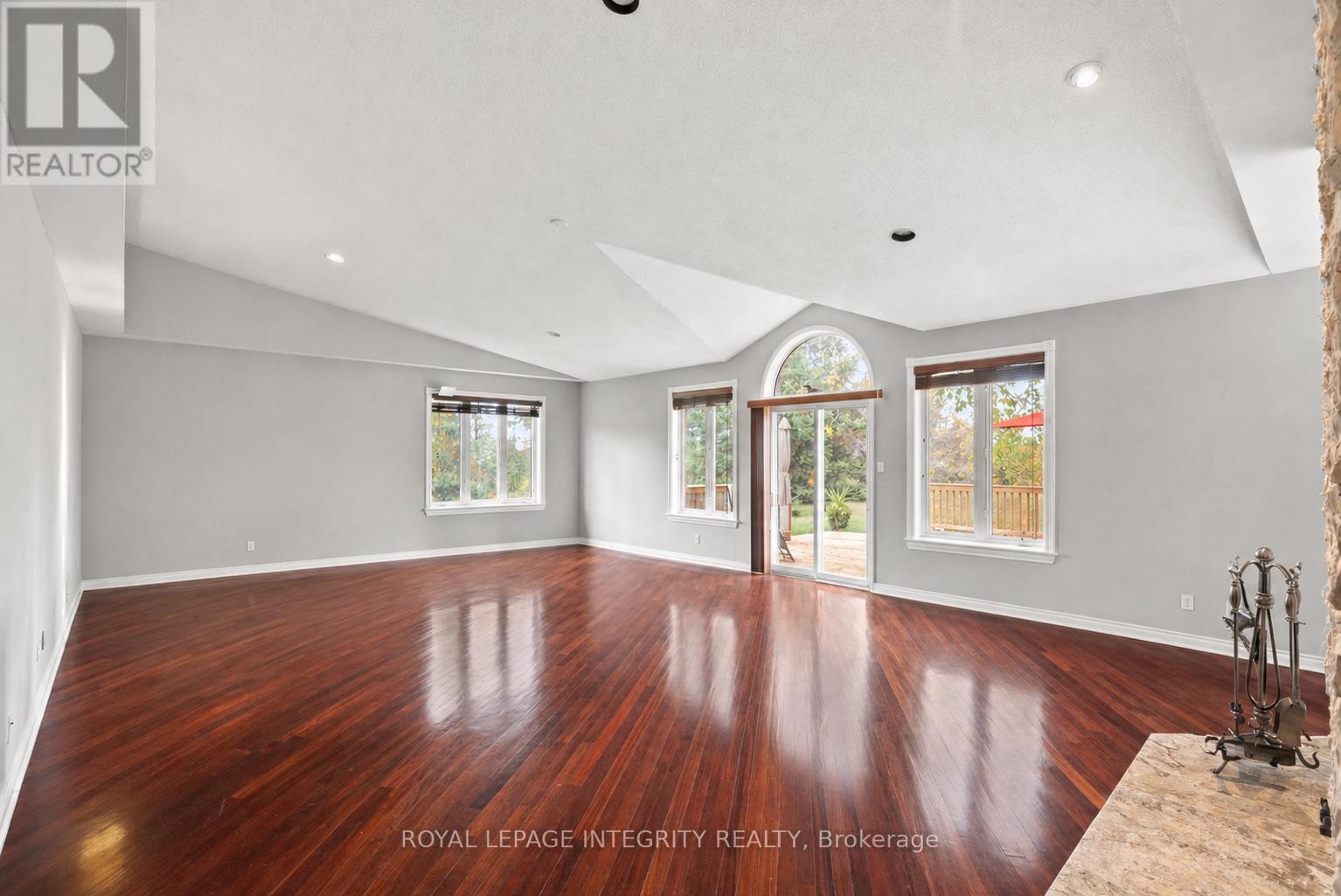 6 Marchbrook Circle Property Photo 6