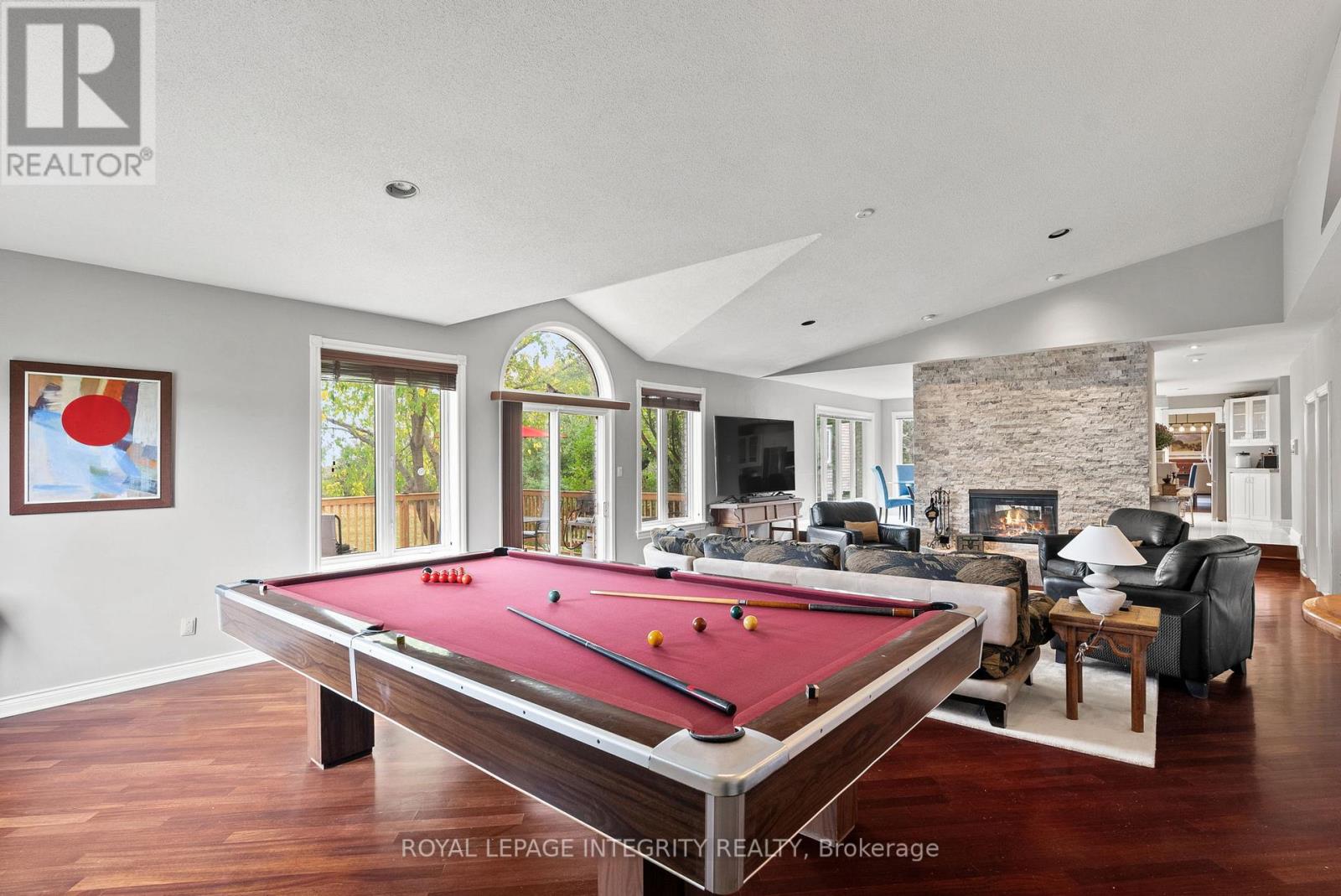 6 Marchbrook Circle Property Photo 7