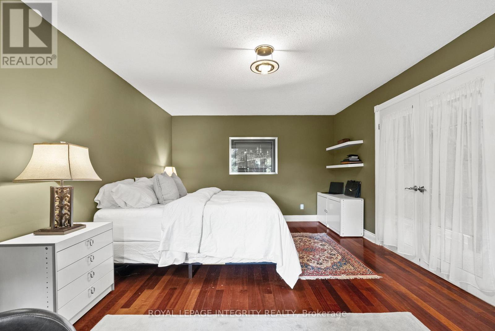 6 Marchbrook Circle Property Photo 18