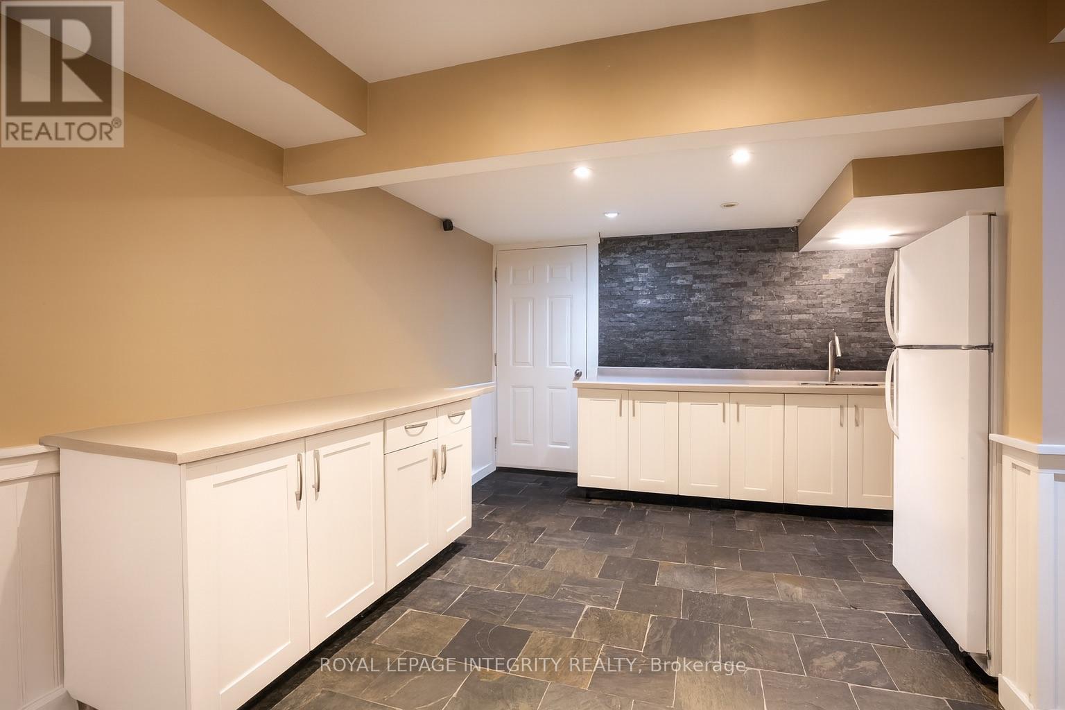 6 Marchbrook Circle Property Photo 43