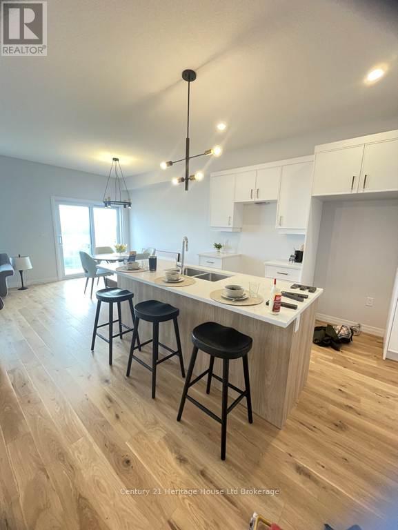 311 Kading Crescent Property Photo 10