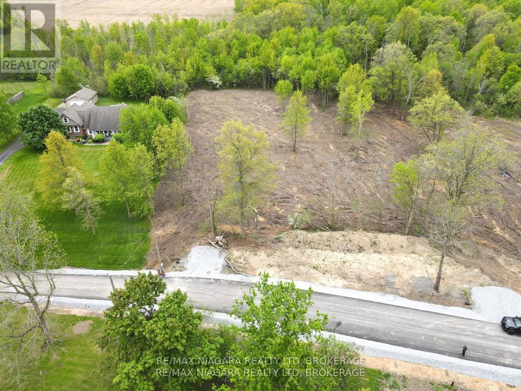 2121 HOUCK CRESCENT Property Photo 1