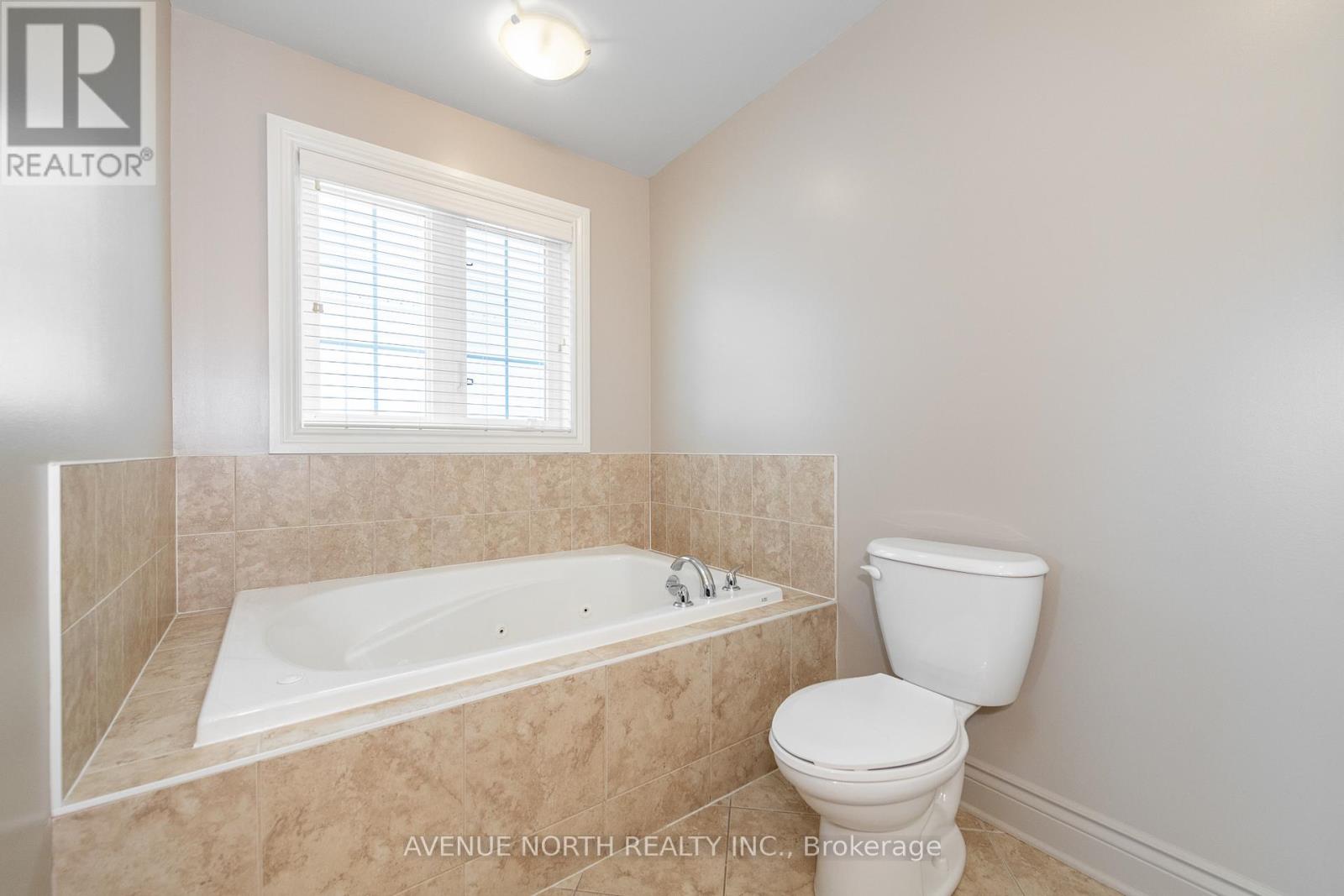 184 Felicity Crescent Property Photo 28