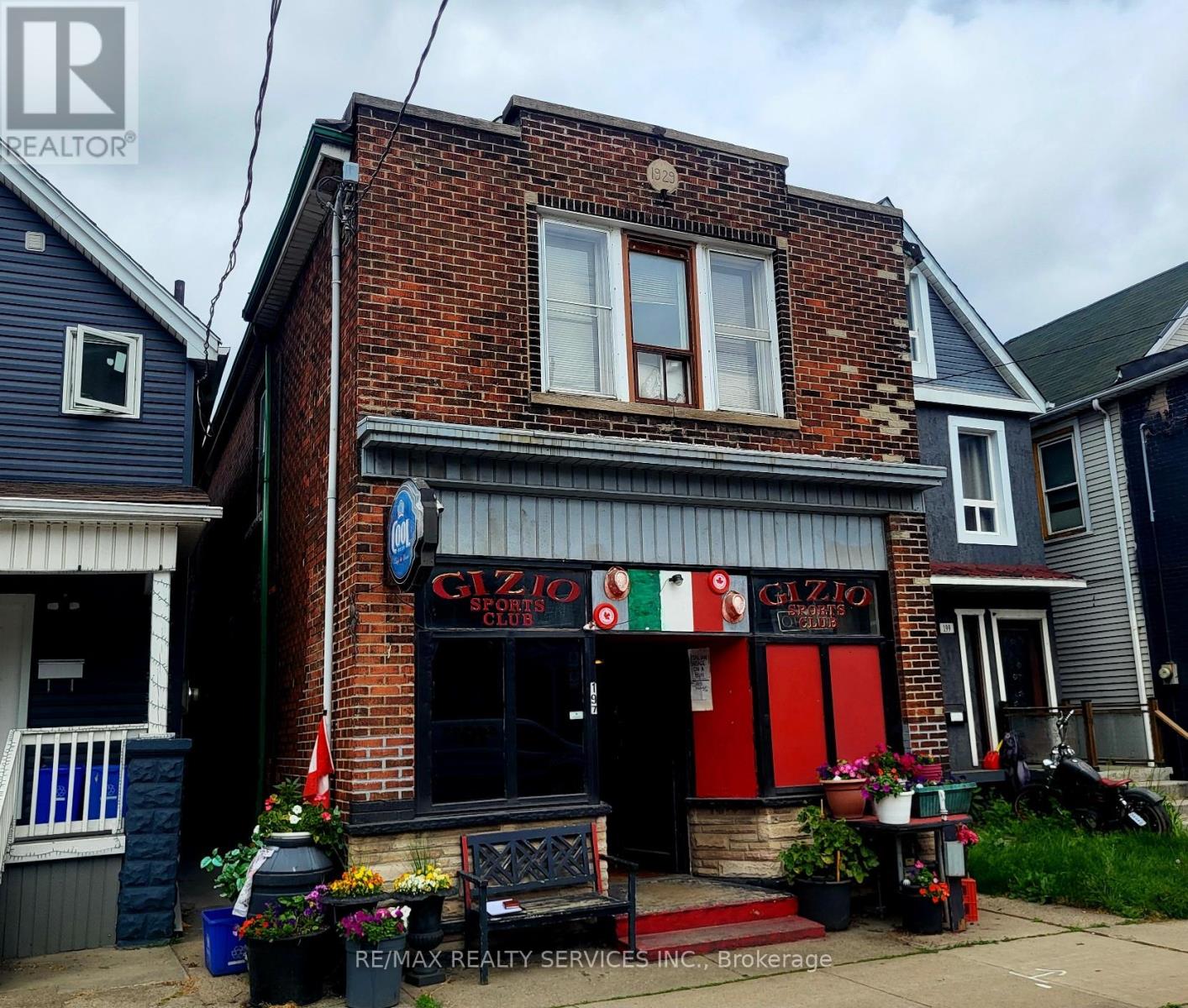 197 SHERMAN AVENUE N Property Photo 1