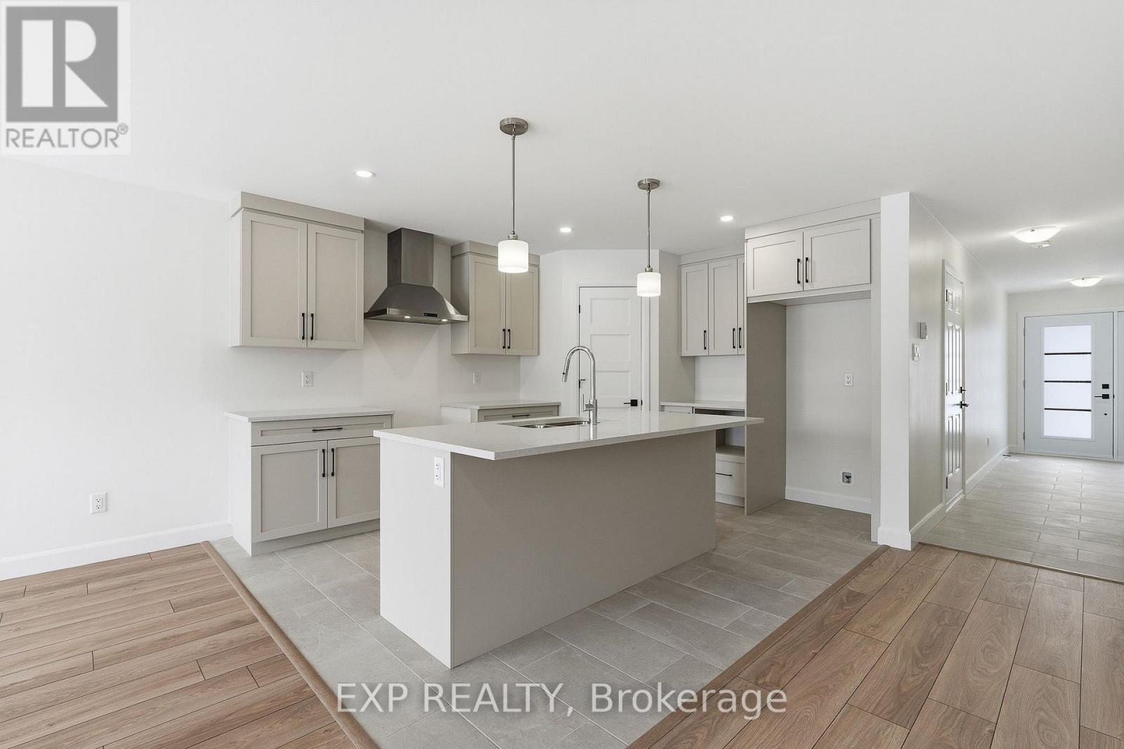 123 Lorie Street Property Photo 5