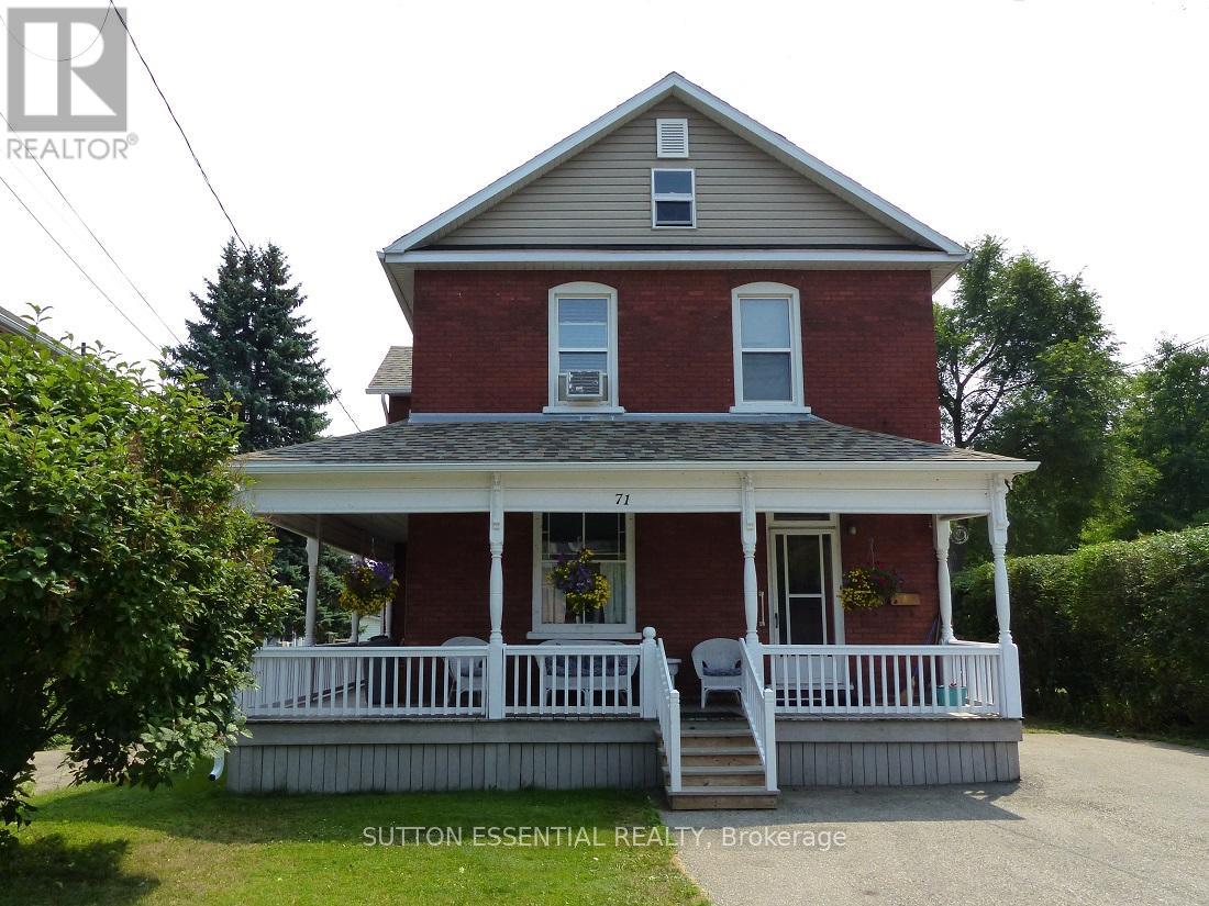 71 Russell Street E Property Photo 2