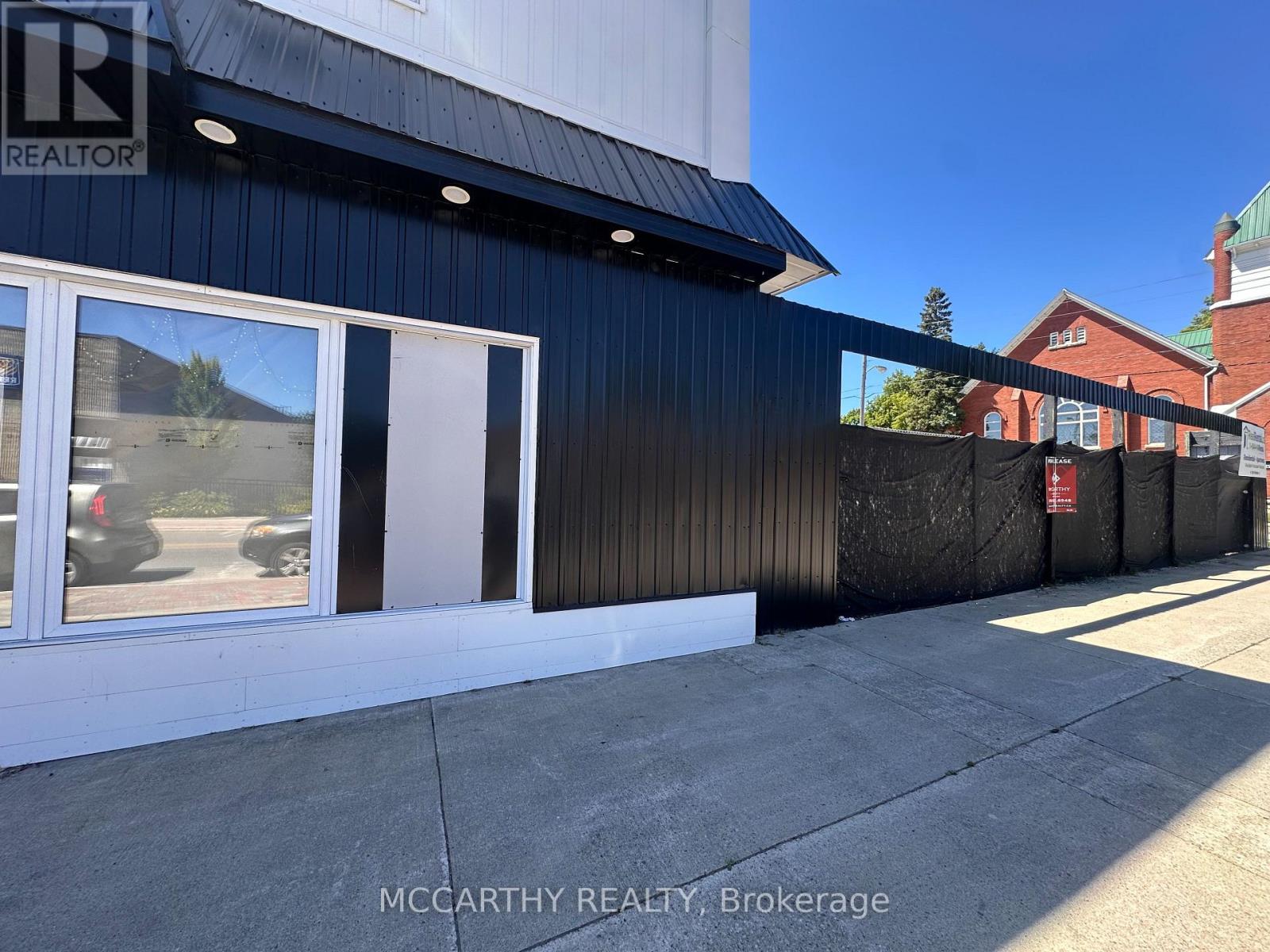 124 Owen Sound Street Property Photo 1