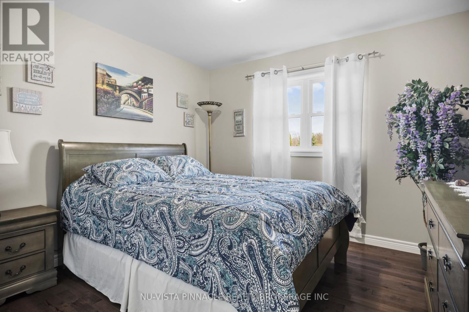 3864 St Clair Parkway Property Photo 18