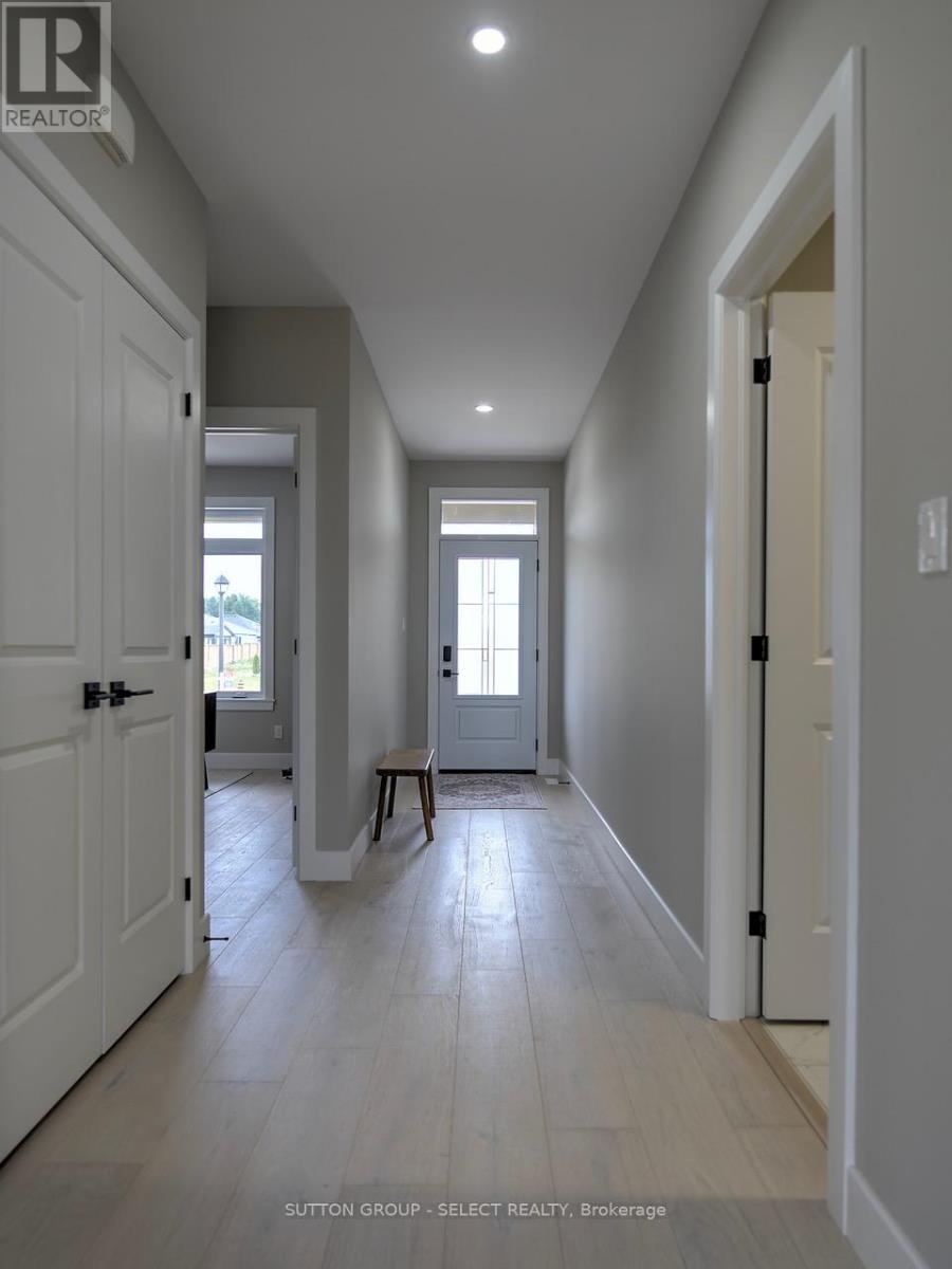 15 Lois Court Property Photo 2