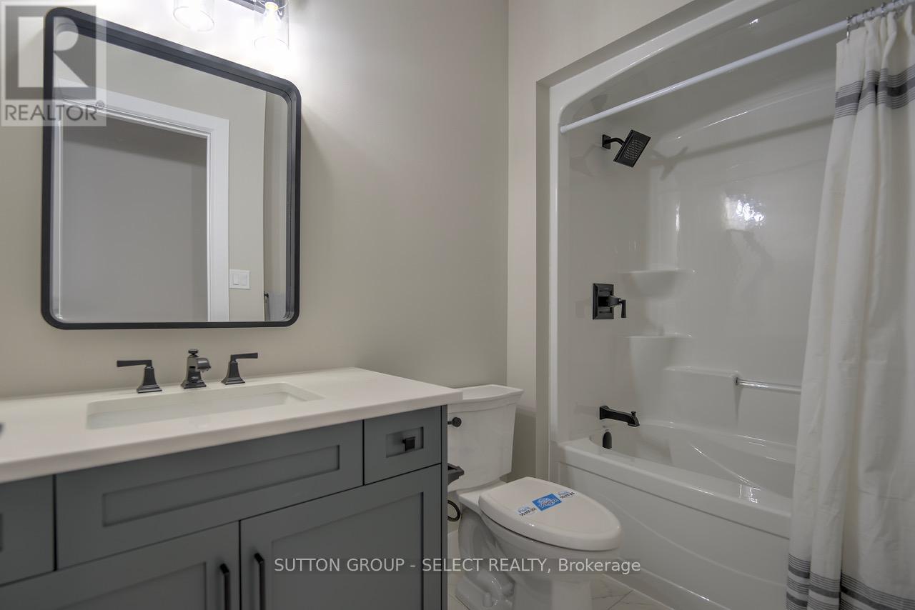 15 Lois Court Property Photo 4