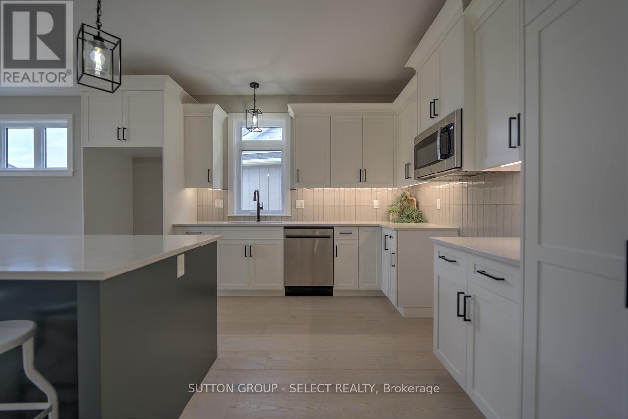 15 Lois Court Property Photo 7