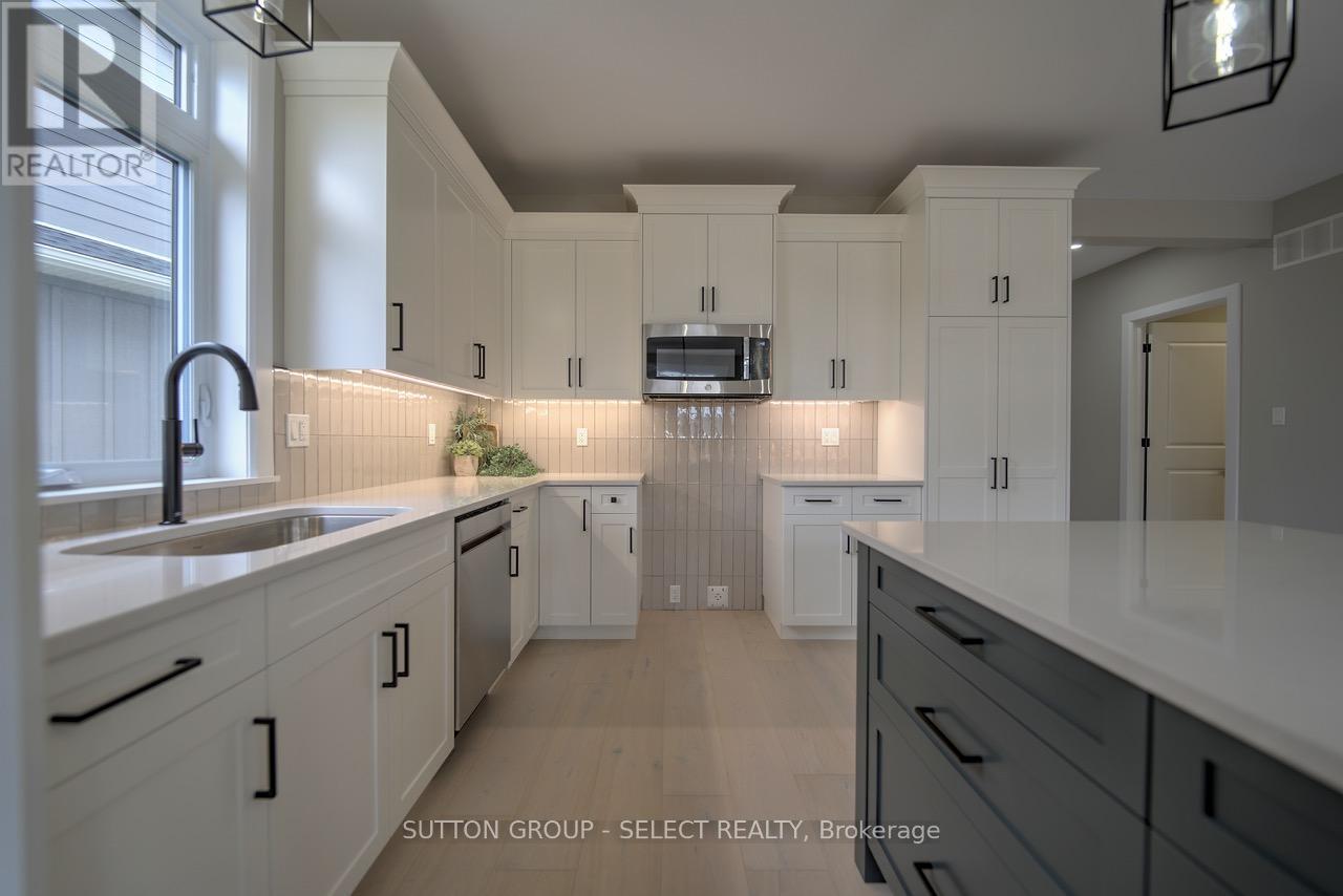 15 Lois Court Property Photo 8