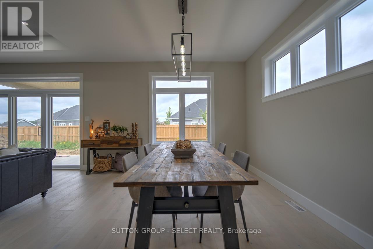 15 Lois Court Property Photo 12