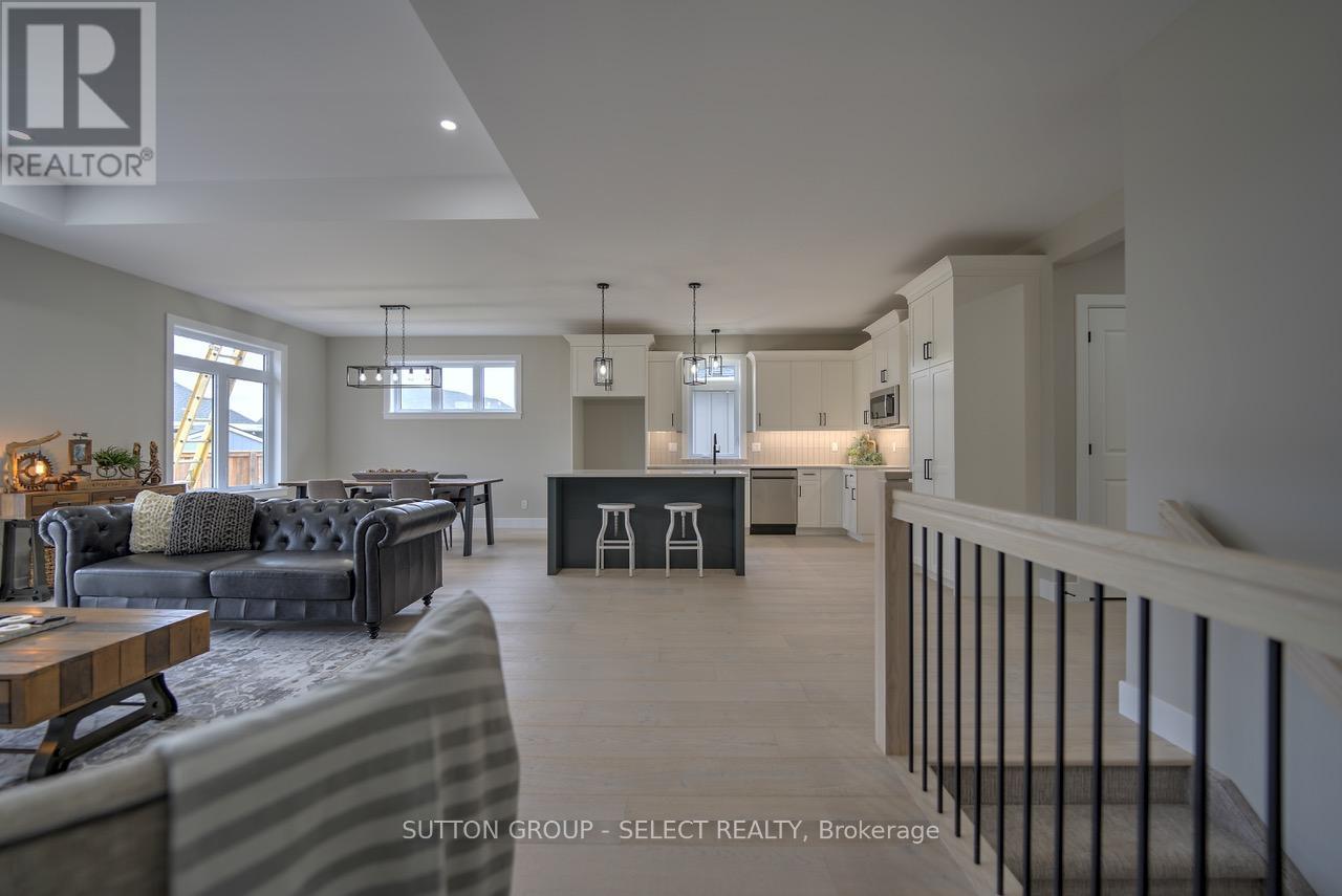 15 Lois Court Property Photo 18