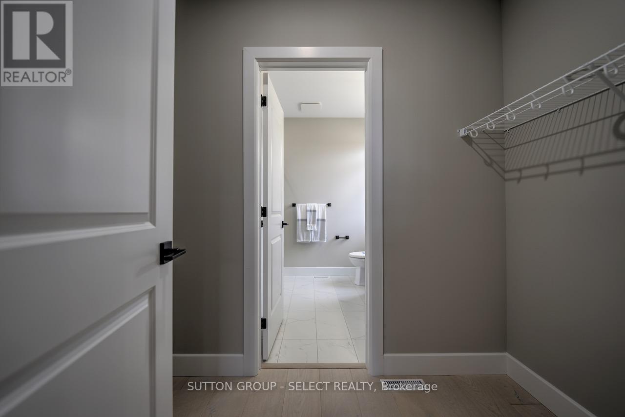15 Lois Court Property Photo 21