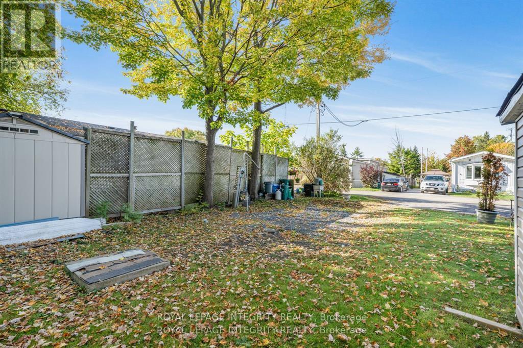 33 - 3535 St. Joseph Boulevard Property Photo 4