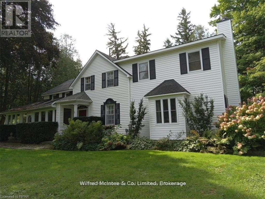 83 Duncan Street S Property Photo 1