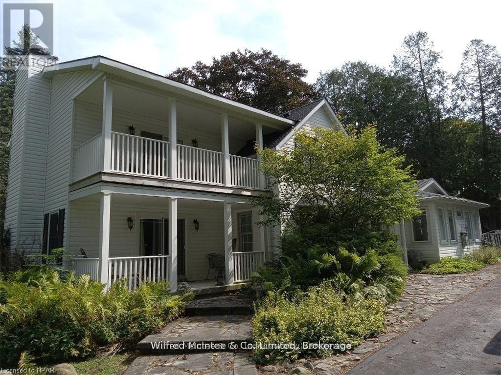83 Duncan Street S Property Photo 8