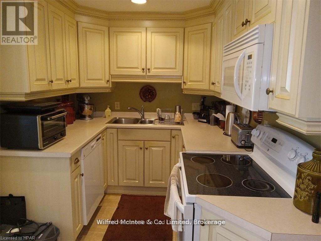 83 Duncan Street S Property Photo 11