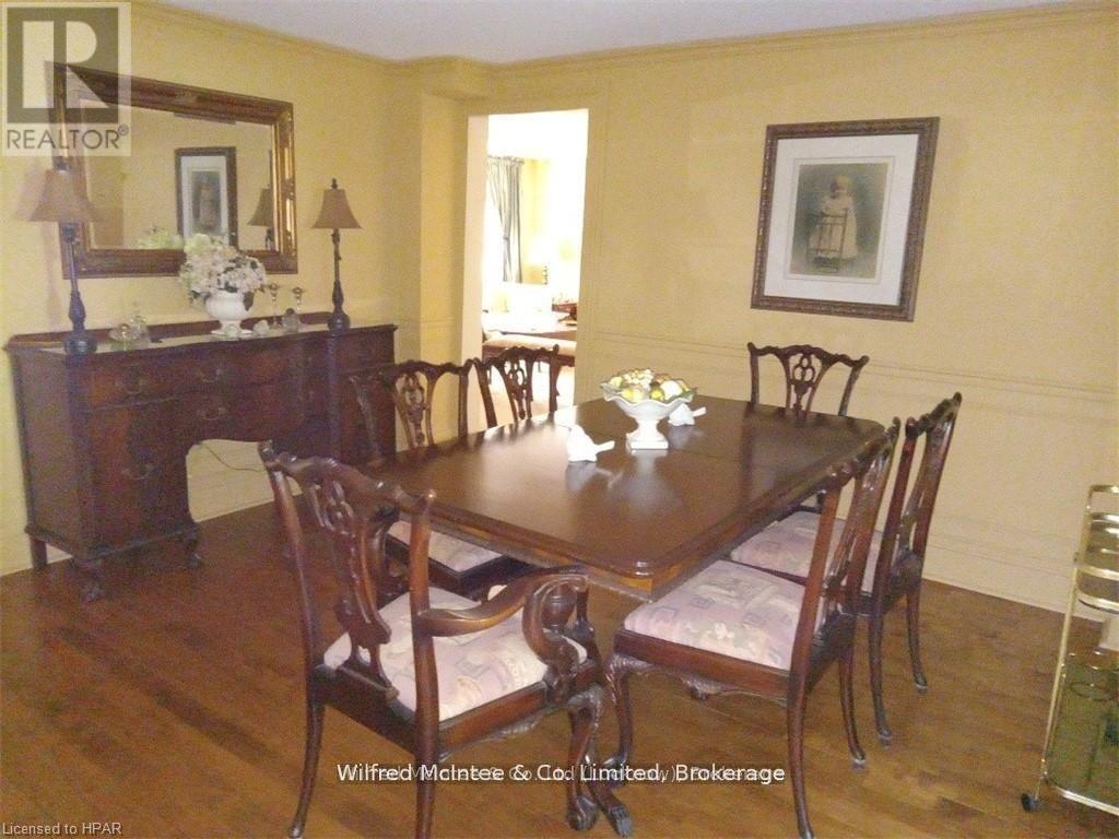 83 Duncan Street S Property Photo 14
