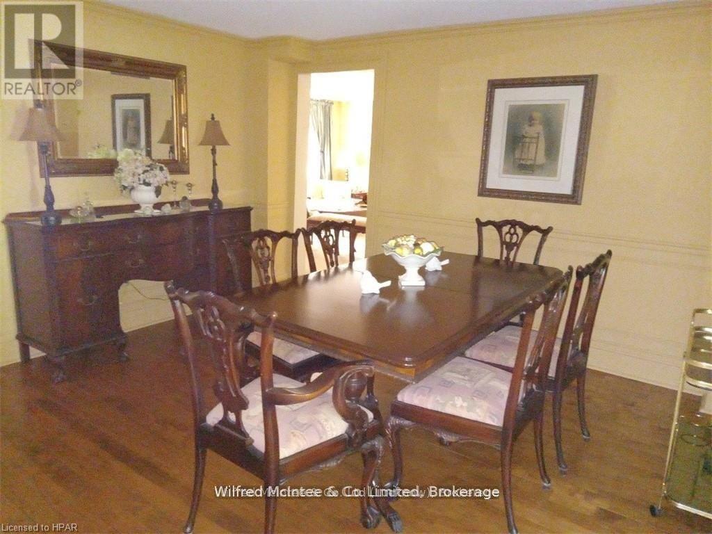 83 Duncan Street S Property Photo 14