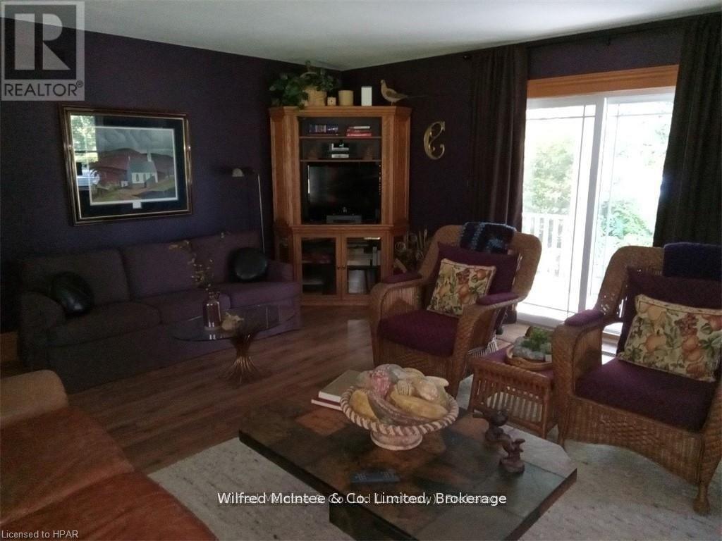 83 Duncan Street S Property Photo 18