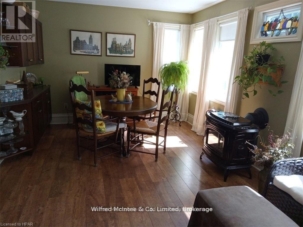 83 Duncan Street S Property Photo 20