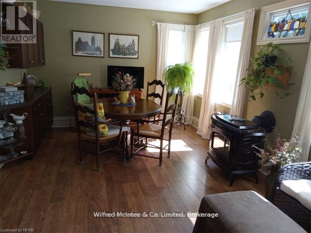 83 Duncan Street S Property Photo 20
