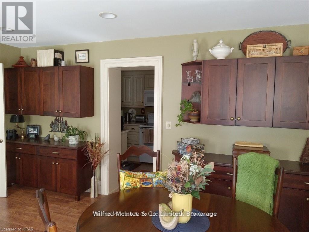 83 Duncan Street S Property Photo 21