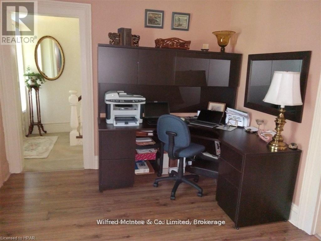 83 Duncan Street S Property Photo 22