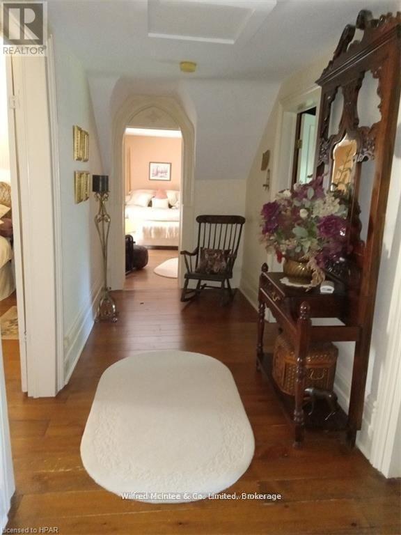 83 Duncan Street S Property Photo 25