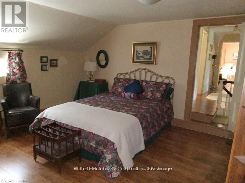 83 Duncan Street S Property Photo 29