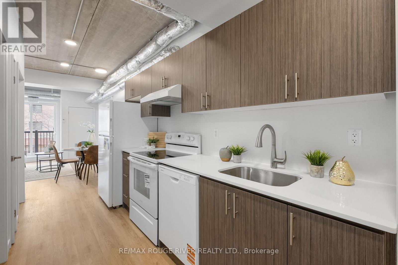185 Division Street Property Photo 17