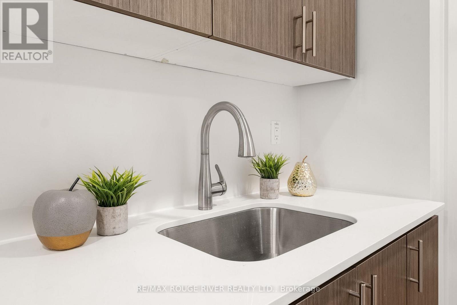 185 Division Street Property Photo 18