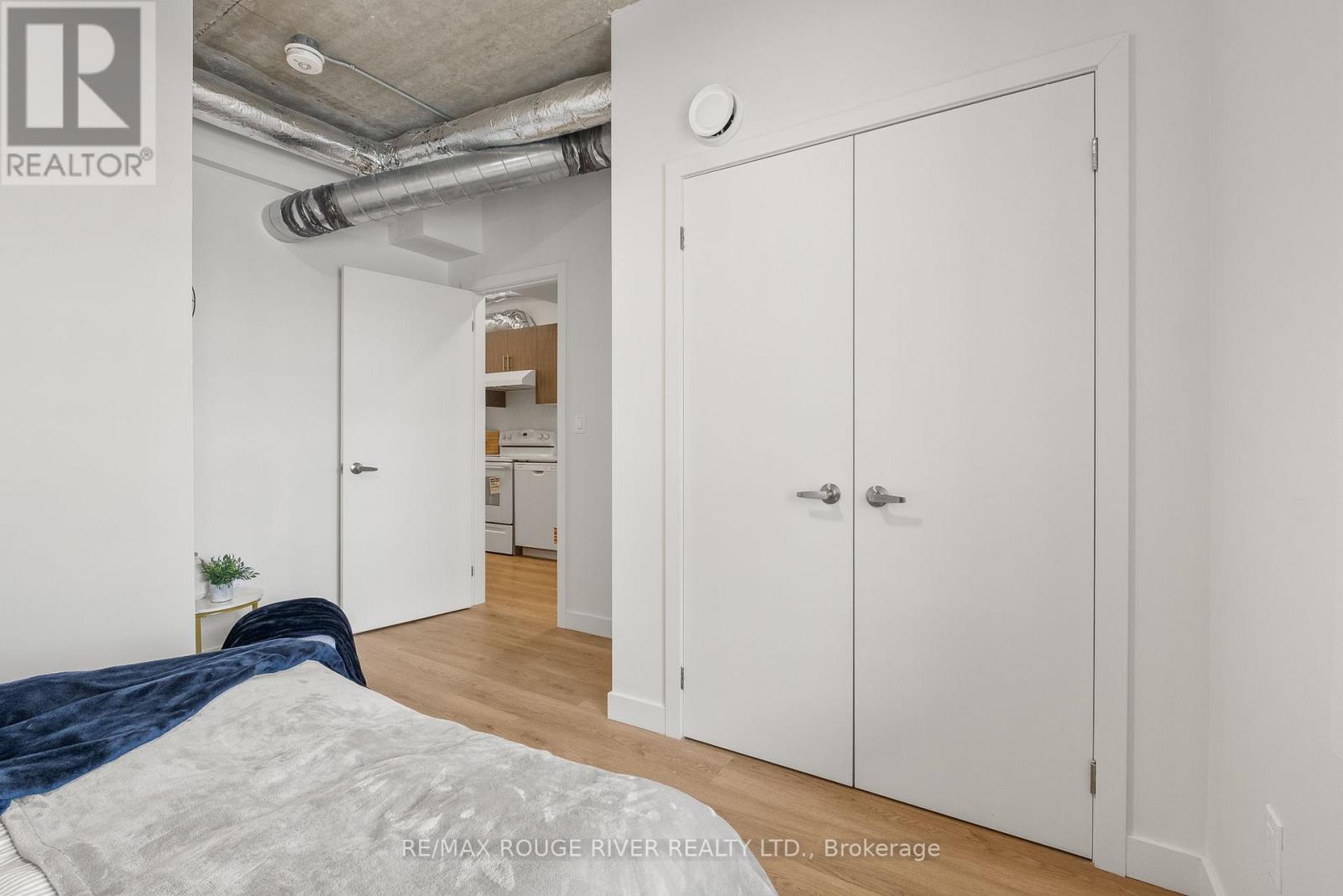 185 Division Street Property Photo 29